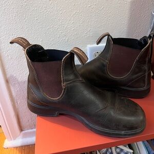 Blundstone “Dark Stout” Leather Chelsea Boots, work shoes, worn but sturdy